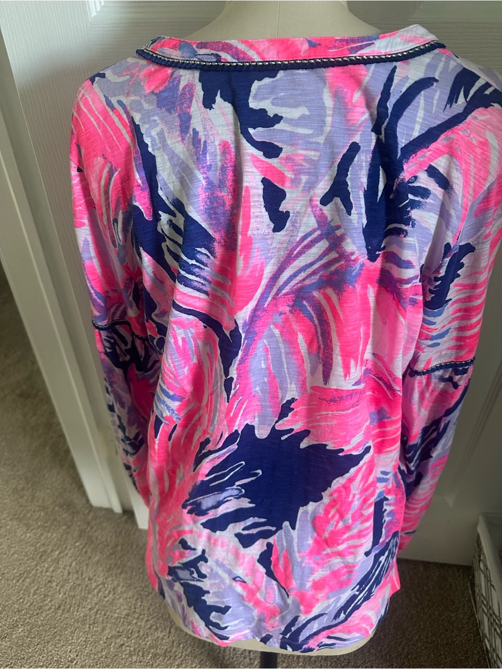 Lilly Pulitzer Size Large, Pink & Navy Printed Women’s V-Neck Tunic Top - Picture 3 of 5